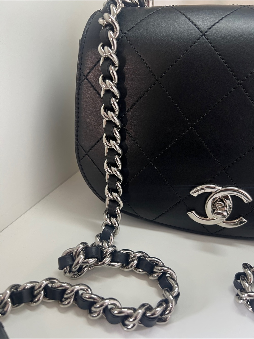 CHANEL Calfskin Black Top Handle Chanel Ring My Bag flap Quilted crossbody - Picture 17 of 17
